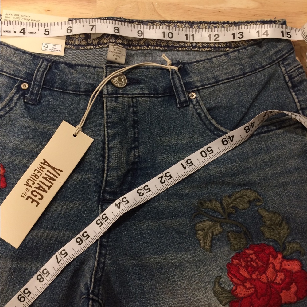 Size 4! Last pair! Embroidered Boyfriend - Picture 7 of 8